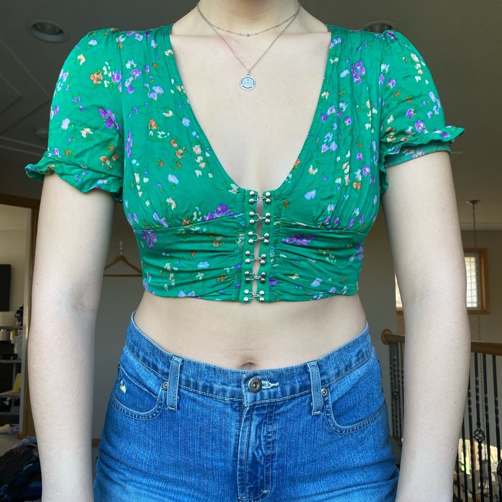 green floral cropped blouse